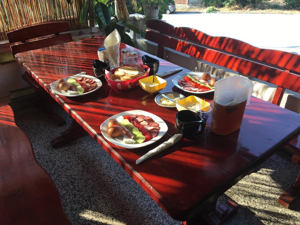 Hotel Moskoiani Bjala Kültér fotó